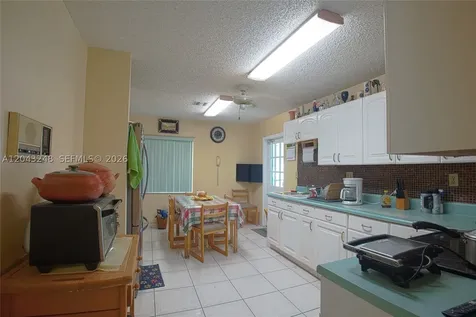 5889 NW 198th Terrace Hialeah FL 33015