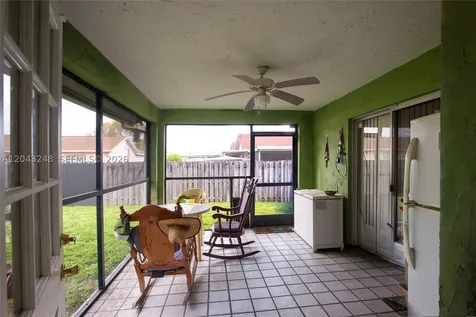 5889 NW 198th Terrace Hialeah FL 33015