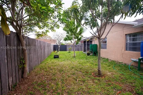 5889 NW 198th Terrace Hialeah FL 33015