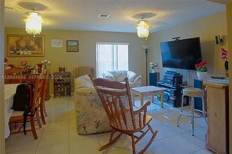 5889 NW 198th Terrace Hialeah FL 33015