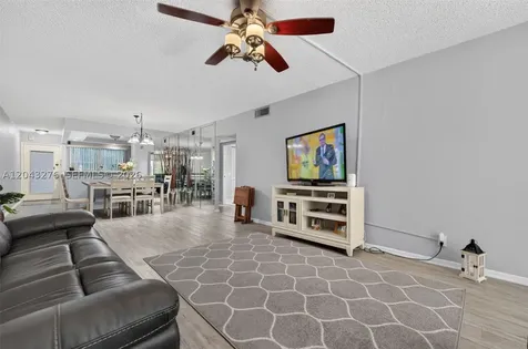 2404 Antigua Circle Coconut Creek FL 33066