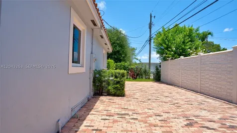 500 SW 51st Court Miami FL 33134