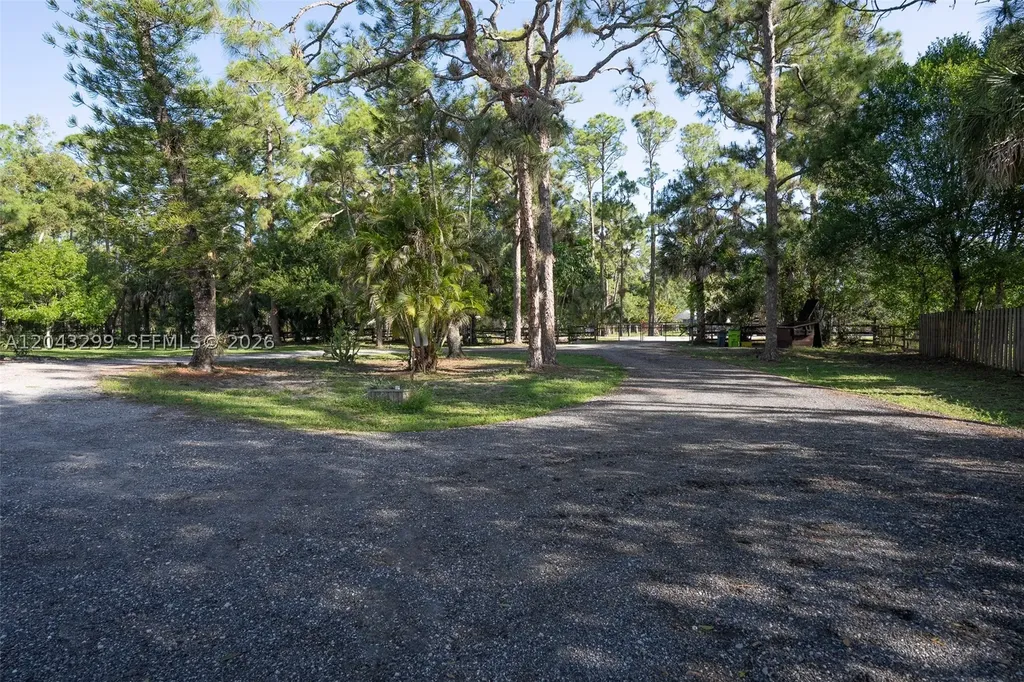 15160 Scotts Place Loxahatchee FL 33470