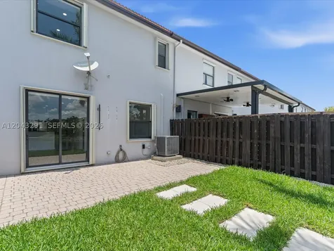 11628 NW 87th Lane Doral FL 33178