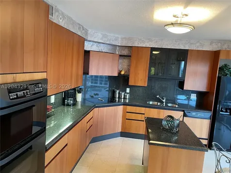 17555 Collins Avenue Sunny Isles Beach FL 33160