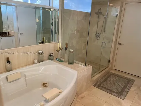 17555 Collins Avenue Sunny Isles Beach FL 33160