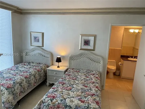 17555 Collins Avenue Sunny Isles Beach FL 33160