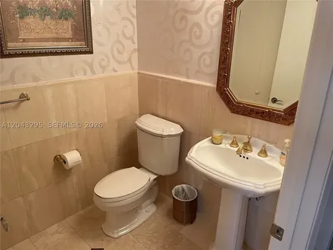17555 Collins Avenue Sunny Isles Beach FL 33160