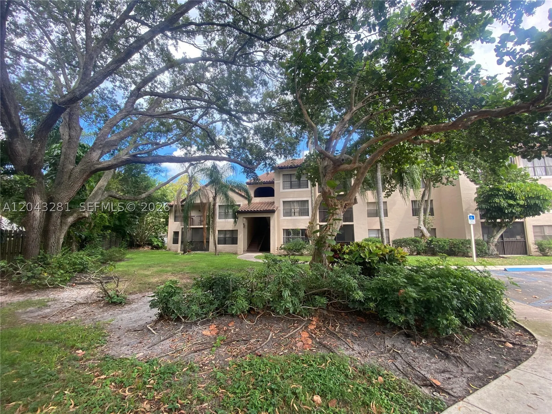 4341 W Mcnab Road Pompano Beach FL 33069