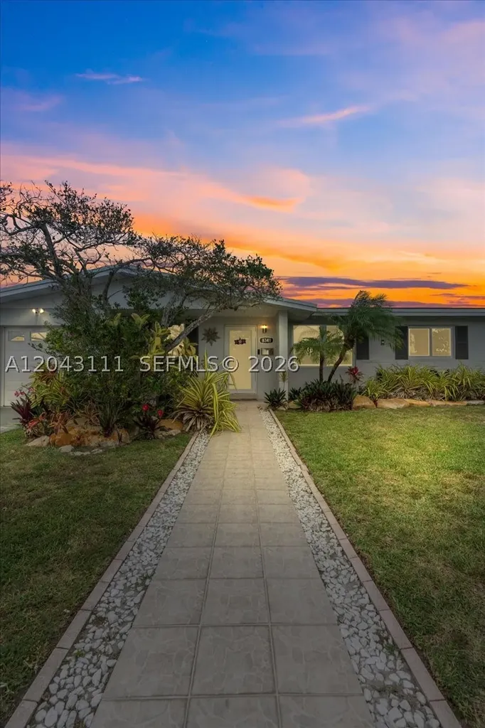 8341 SW 14th Street Miami FL 33144