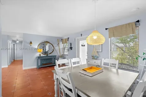 8341 SW 14th Street Miami FL 33144