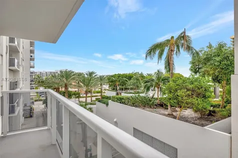 2751 S Ocean Drive Hollywood FL 33019