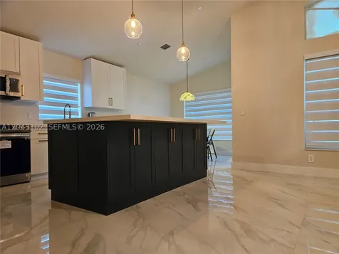 Pembroke Pines FL 33028
