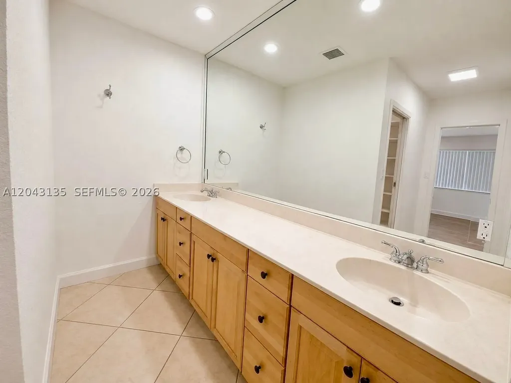 2271 SW 30th Terrace Fort Lauderdale FL 33312