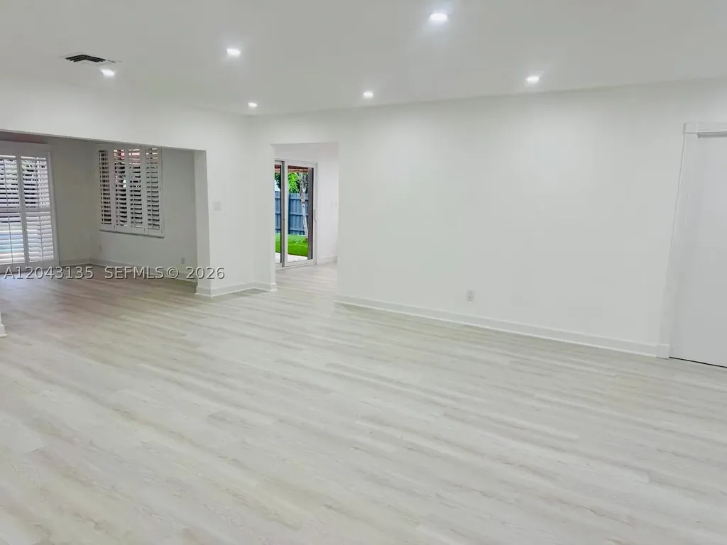 2271 SW 30th Terrace Fort Lauderdale FL 33312