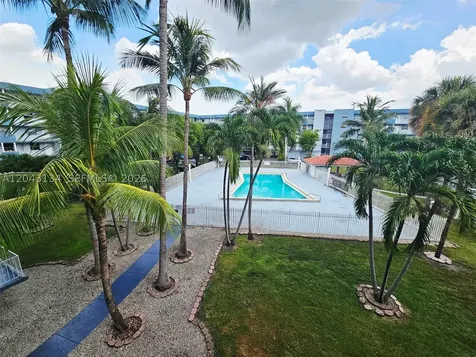 1655 W 44 Place Hialeah FL 33012