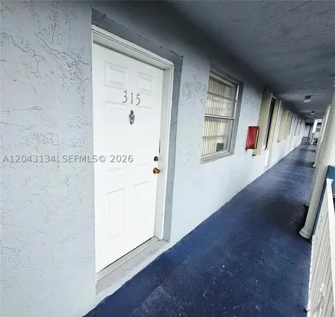 1655 W 44 Place Hialeah FL 33012