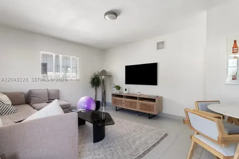1050 7th Street Miami Beach FL 33139