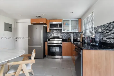 1050 7th Street Miami Beach FL 33139