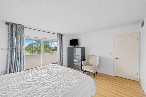 4025 N Nob Hill Road Sunrise FL 33351