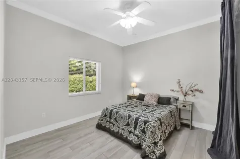 720 S Old Nob Hill Road Plantation FL 33324