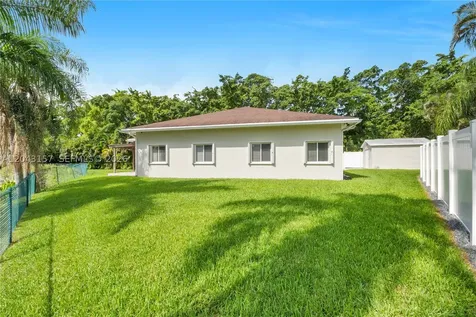 720 S Old Nob Hill Road Plantation FL 33324