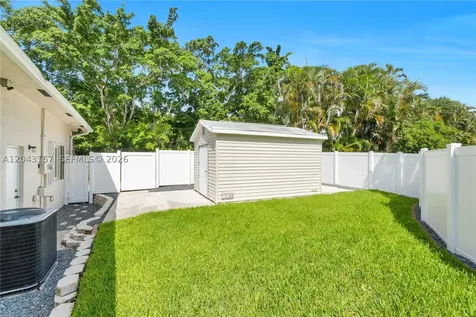 720 S Old Nob Hill Road Plantation FL 33324