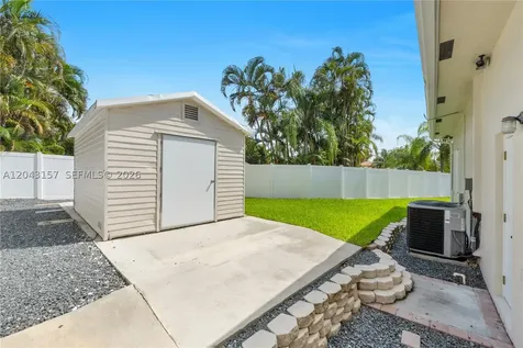 720 S Old Nob Hill Road Plantation FL 33324