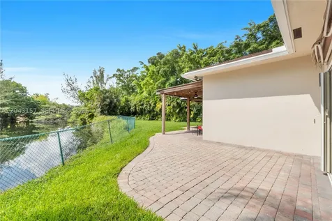 720 S Old Nob Hill Road Plantation FL 33324