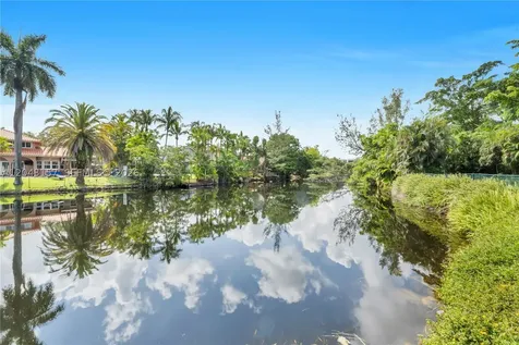 720 S Old Nob Hill Road Plantation FL 33324