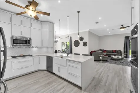 720 S Old Nob Hill Road Plantation FL 33324