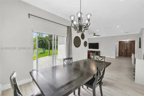 720 S Old Nob Hill Road Plantation FL 33324
