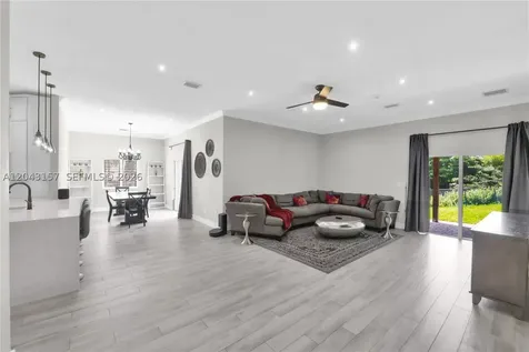 720 S Old Nob Hill Road Plantation FL 33324