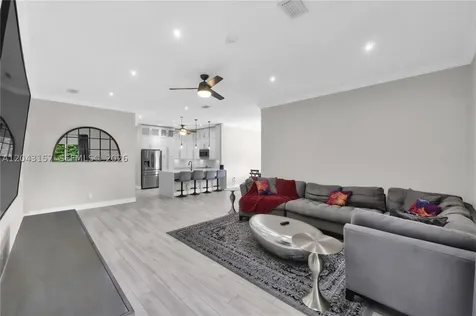 720 S Old Nob Hill Road Plantation FL 33324