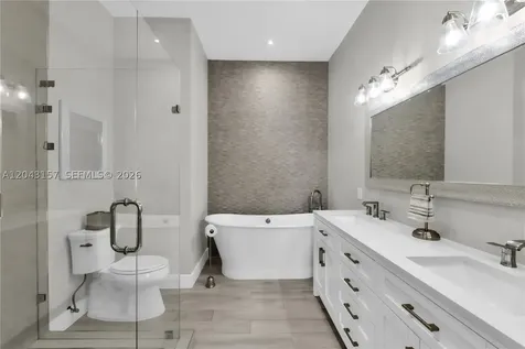 720 S Old Nob Hill Road Plantation FL 33324