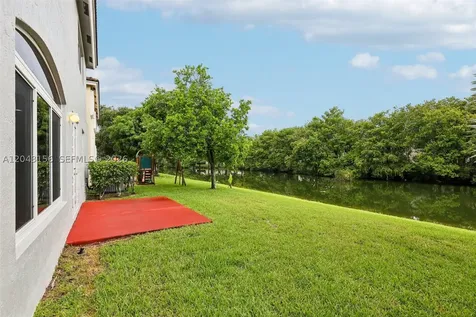 2162 NW 77th Terrace Pembroke Pines FL 33024
