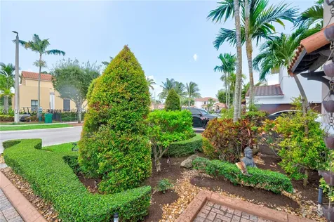 1016 NW 99th Passage Miami FL 33172