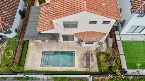 1016 NW 99th Passage Miami FL 33172