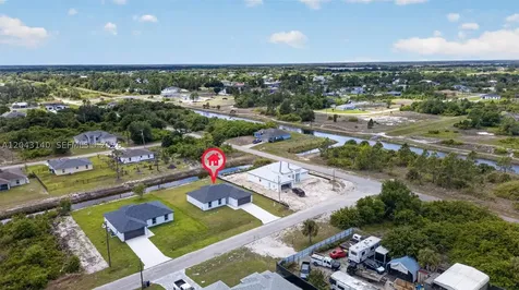 704 E Carbon Lehigh Acres FL 33974