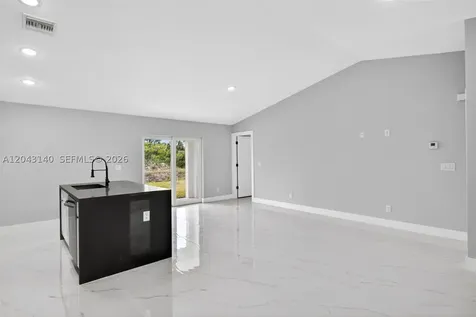 704 E Carbon Lehigh Acres FL 33974