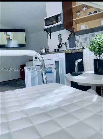 1400 NE 148th Street Miami FL 33161