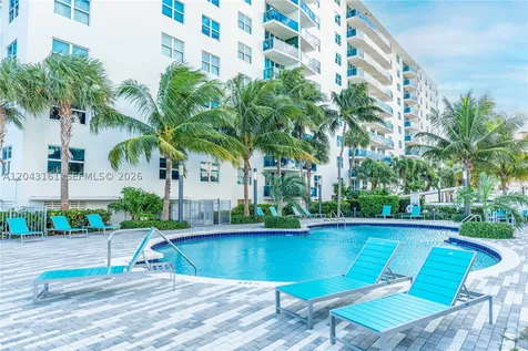 7501 E Treasure Drive North Bay Village FL 33141