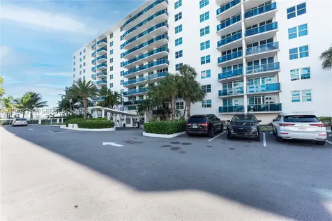 7501 E Treasure Drive North Bay Village FL 33141