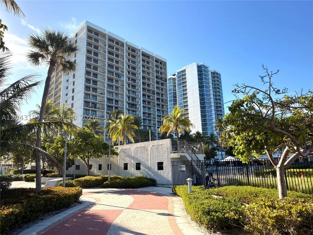 2625 Collins Avenue Miami Beach FL 33140