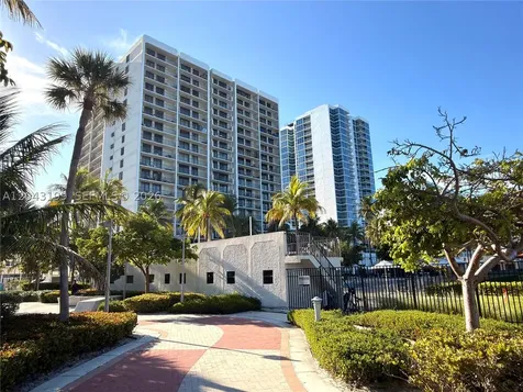 2625 Collins Avenue Miami Beach FL 33140