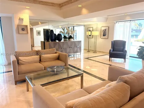 2625 Collins Avenue Miami Beach FL 33140