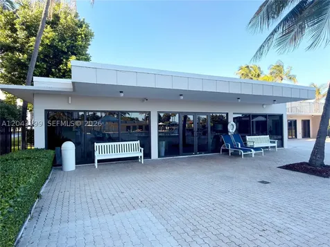 2625 Collins Avenue Miami Beach FL 33140