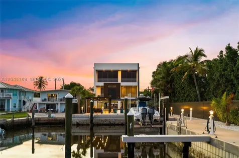 16 Seaside Avenue Key Largo FL 33037