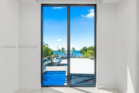 16 Seaside Avenue Key Largo FL 33037