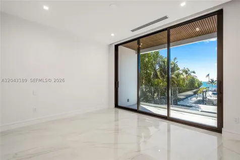 16 Seaside Avenue Key Largo FL 33037